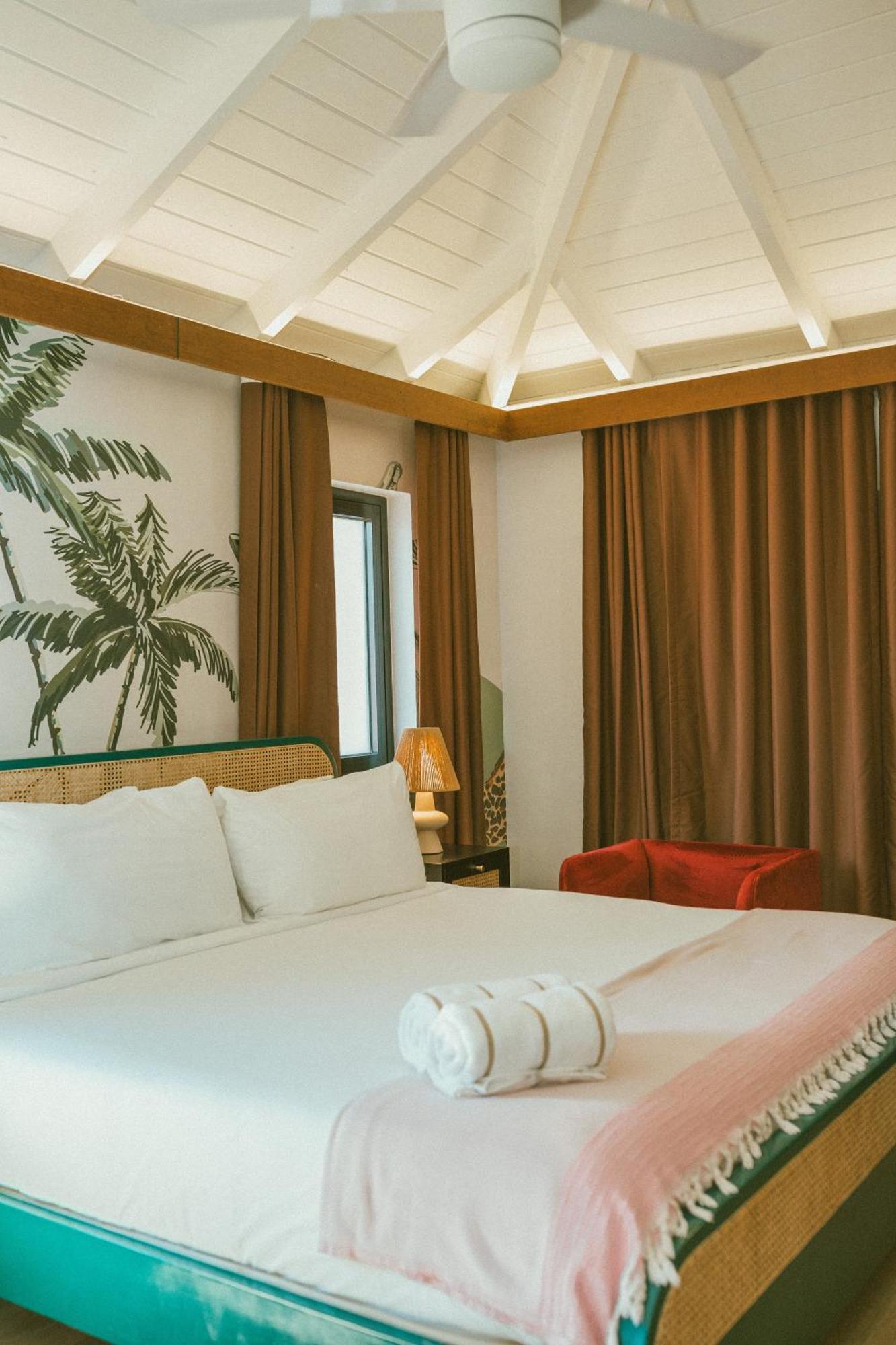 The Pink Palm Hotel - Adults Only Шарлотта-Амалия Экстерьер фото